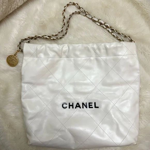 22 Handbag - Picture 3 of 13